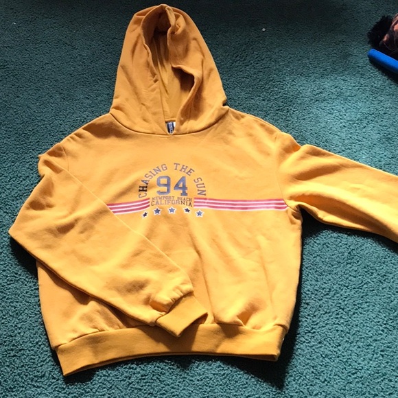 Mustard yellow hoodie from H&M - Picture 1 of 4